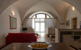 Characteristic Apartment In The Center Of Florence